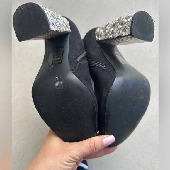 Crystal Embellished Heel Black Suade Booties - Size 7 - Picture 4 of 6
